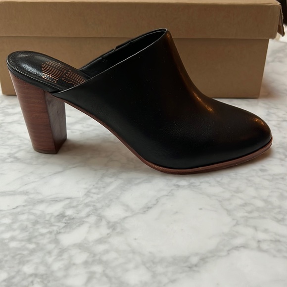 Charlotte Stone. Black Leather LUNA Mules   7 - Picture 2 of 8